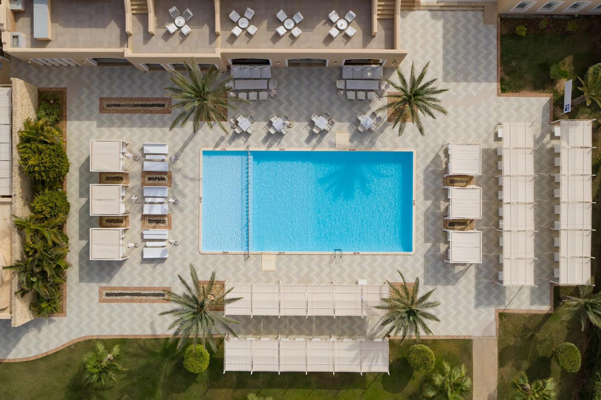 Almazino, Almaza Bay Otel Majid Abu Zayd Dış mekan fotoğraf